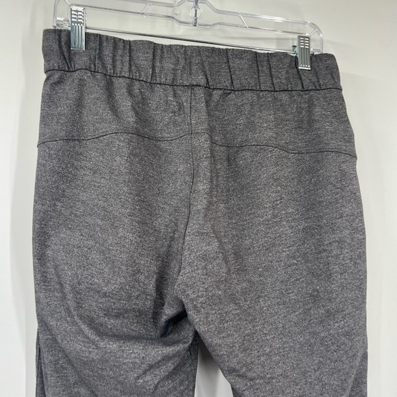 Lululemon On The Fly Pant 28" in Heathered Black - Picture 5 of 8